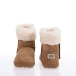 UGG SAMMEE ΠΑΙΔΙΚΑ ΜΠΟΤΑΚΙΑ ΜΕ ΓΟΥΝΑ ΤΑΜΠΑ