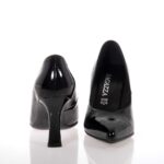 RAGAZZA ΓΥΝΑΙΚΕΙΕΣ ΔΕΡΜΑΤΙΝΕΣ ΓΟΒΕΣ ΜΑΥΡΕΣ ΛΟΥΣΤΡΙΝΙ