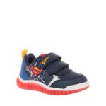 GEOX B LIGHTYLOO ΠΑΙΔΙΚΑ SNEAKERS SUPERMAN ΜΕ ΦΩΤΑΚΙΑ ΜΠΛΕ