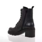 RAGAZZA ΓΥΝΑΙΚΕΙΑ ΔΕΡΜΑΤΙΝΑ ΑΡΒΥΛΑΚΙΑ ΜΑΥΡΑ