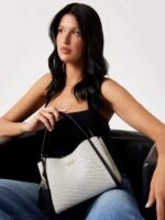 GUESS NICOLETTE ΓΥΝΑΙΚΕΙΑ ΤΣΑΝΤΑ ΧΕΙΡΟΣ ΕΚΡΟΥ-ΜΑΥΡΗ