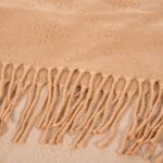 GUESS ACCESSORIES SCARF ΓΥΝΑΙΚΕΙΟ ΜΠΕΖ