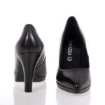 RAGAZZA ΓΥΝΑΙΚΕΙΕΣ ΔΕΡΜΑΤΙΝΕΣ ΓΟΒΕΣ ΜΑΥΡΕΣ